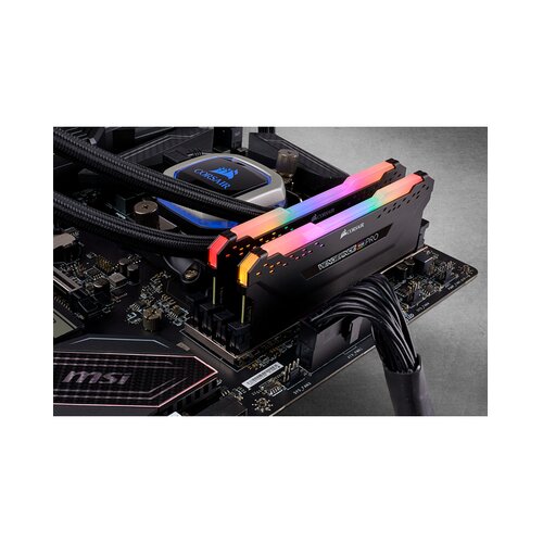 Corsair pomnilnik (RAM) Vengeance RGB PRO 16GB (2x8GB) DDR4 (CMW16GX4M2C3000C15) 3000MHz Slike