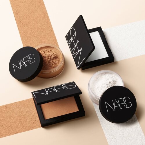 Nars LIGHT REFLECTING SETTING POWDER - LOOSE posvetlitveni puder v prahu odtenek SHORE 11 g Slike