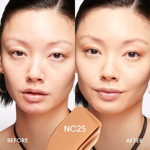 MAC Cosmetics Studio Fix Fluid SPF 15 24HR Matte Foundation + Oil Control matirajoči tekoči puder SPF 15 odtenek NC25 30 ml Slike