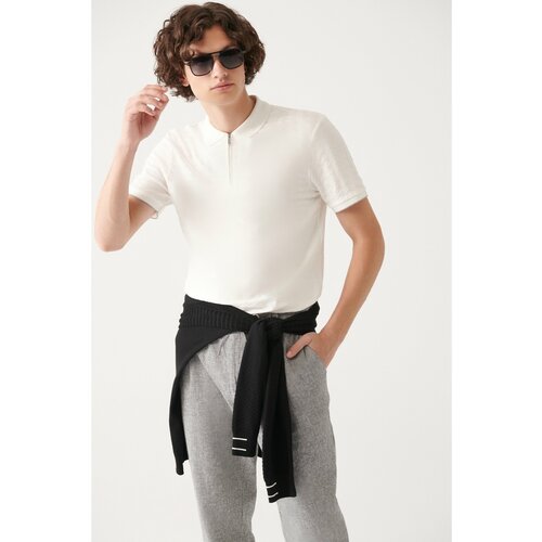 Avva Men's White 100% Cotton Zippered Polo Neck Jacquard Slim Fit Narrow Cut T-shirt Slike