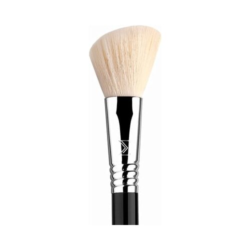 Sigma Beauty F40 - Large Angled Contour Brush Cene