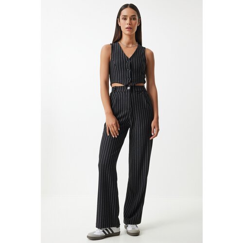 Happiness İstanbul Women's Black Slim Striped Knitted Vest Trousers Set Slike