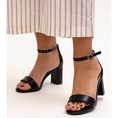 D/CEO Black sandals on a block heel Millo Cene