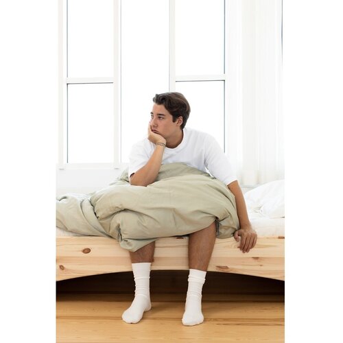 Karup Design Zakonska postelja iz masivnega bora brez vzglavja 180x200 cm v naravni barvi Orbit &amp;ndash; Slike