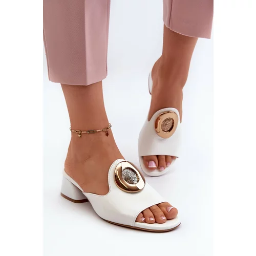 Kesi Elegant patented women's low-heeled slippers with gold trimmings, white Uzimila