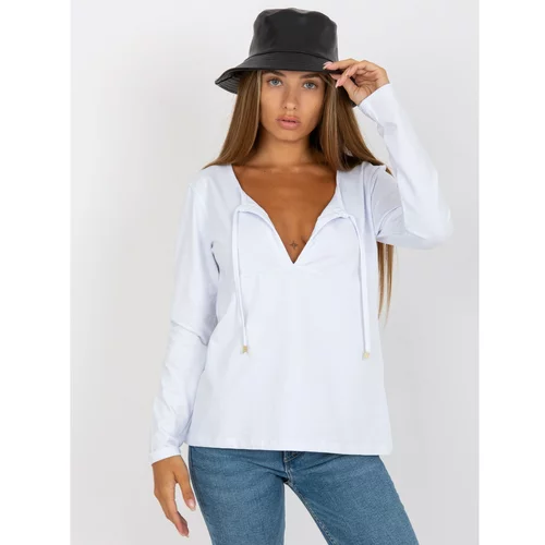 Fashion Hunters Basic white blouse with long sleeves RUE PARIS
