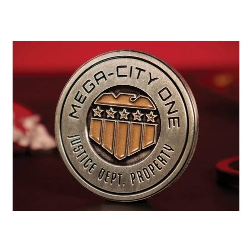 Fanattik 2000 AD Judge Dredd Mega-City One Coin ( 073048 ) Cene