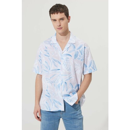 AC&Co / Altınyıldız Classics Men's Beige-Navy Blue Oversized Loose Cut Cuban Collar 100% Cotton Printed Short Sleeve Shirt. Slike