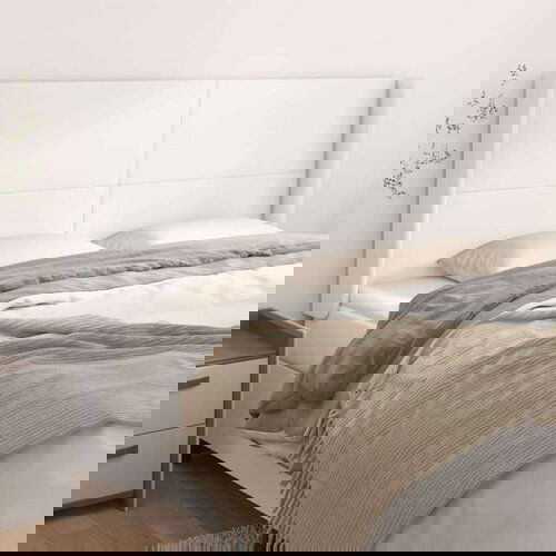  Vzglavje z u&amp;scaron;esi belo 203x16x118/128 cm umetno usnje, (20792552) Slike