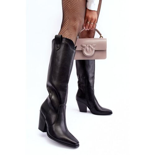 Kesi Leather cowboy boots on a pillar of black Solera Slike