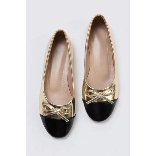 Trendyol ženski baletanke Gold Bow Detail Almond Toe, zlatna Slike