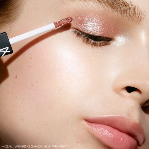 Nars Sparked Liquid Eyeshadow ble&amp;scaron;čeča tekoča senčila za oči odtenek BAD INFLUENCE 3.5 ml Slike