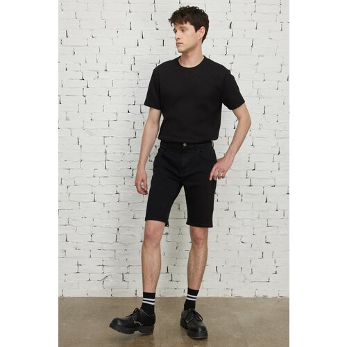 AC&Co / Altınyıldız Classics Men's Black Slim Fit Slim Fit Cotton Flexible Denim Shorts. Slike
