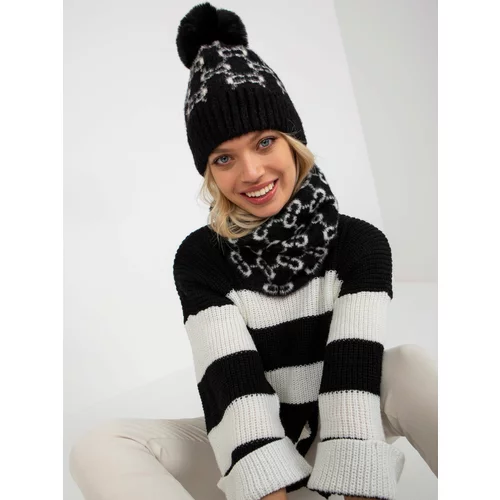 Fashion Hunters Black and white women's patterned neck warmer