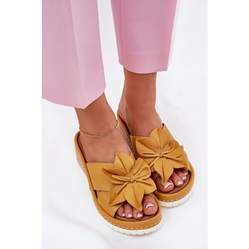 ARTIKER Leather Women's Wedge Sandals with Decorative Flower Cene