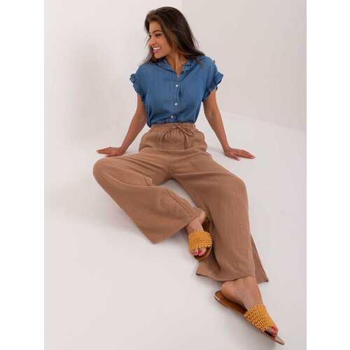 Fashion Hunters Light brown women's fabric trousers with pockets Slike