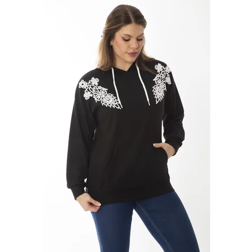Şans Women's Plus Size Black Applique Lace And Hood Detail Kangaroo Pocket Sweatshirt