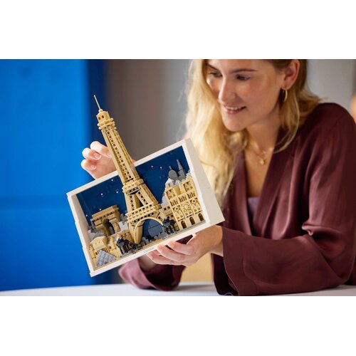 Target Architecture 21064 Paris - City of Love Slike
