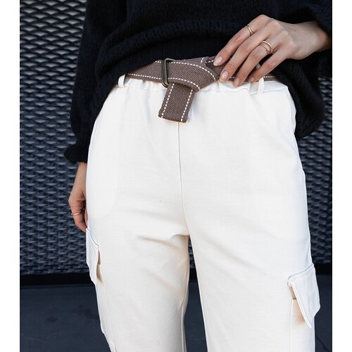 Gemre White cargo pants with sewn-on pockets Nuala Cene