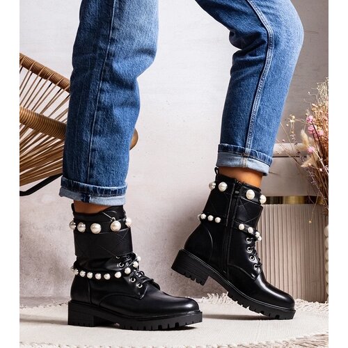 D/CEO Black patent leather insulated boots Campi Slike