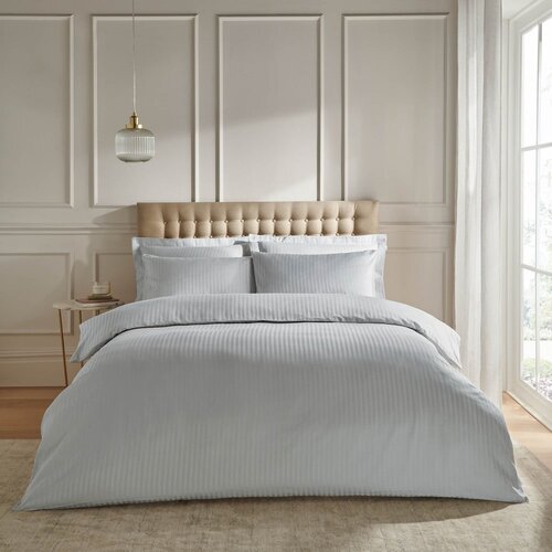 Catherine Lansfield Siva podaljšana posteljnina za zakonsko posteljo iz damasta 230x220 cm Satin Stripe – Cene