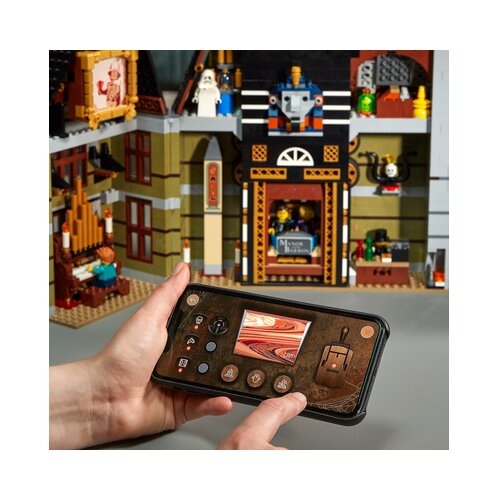 Lego ICONS&amp;trade; 10273 Hi&amp;scaron;a strahov v zabavi&amp;scaron;čnem parku Slike