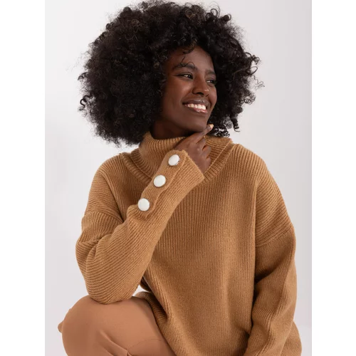 Fashion Hunters Light brown turtleneck with a loose fit
