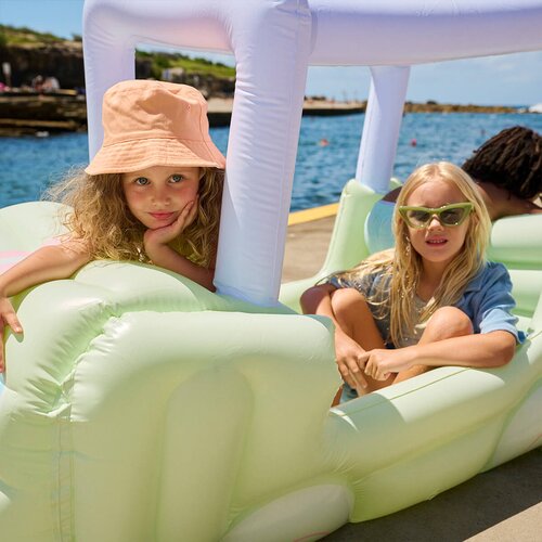 Sunnylife igračka na napuhavanje the cubby buggy Slike