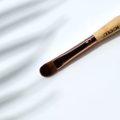 So Eco Foundation &amp;amp; Concealer Duo čopič za tekoči puder in korektor obojestranski 1 kos Slike