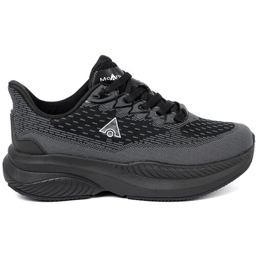 Shelvt Lightweight black sneaker with breathable McArthur upper Slike