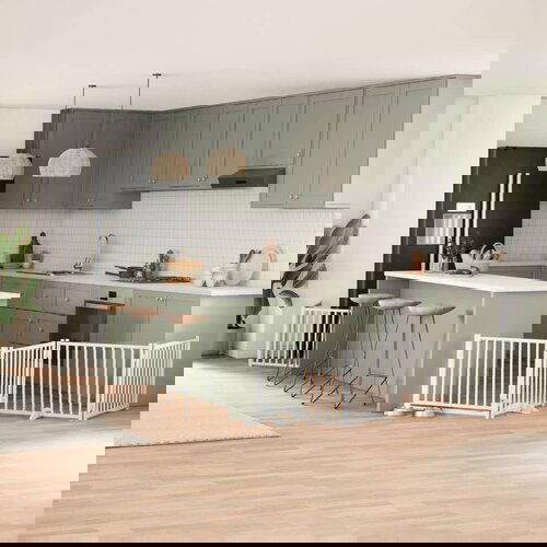 VidaXL Vrata za pse s vrata&amp;scaron;cima 6 panela sklopiva 480 cm drvo topole Slike