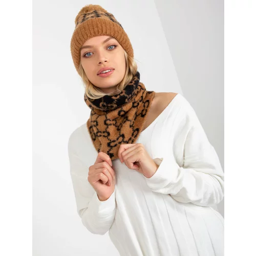 Fashion Hunters Women's camel and black patterned neck warmer