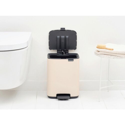 Brabantia bež željezna kanta za smeće s pedalom 7 l bo &amp;ndash; Slike