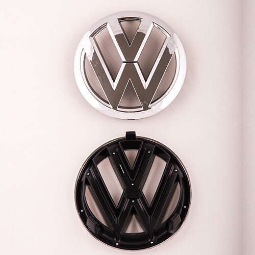  OZNAKA PLASTIČNA VW GOLF 6 / PASSAT B7 PREDNJA FI138MM Slike