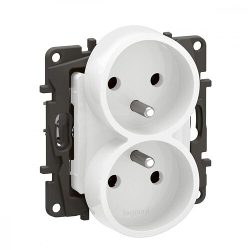 Legrand Dupla kućna utičnica bez okvira 250V/16A NILOE bela Slike