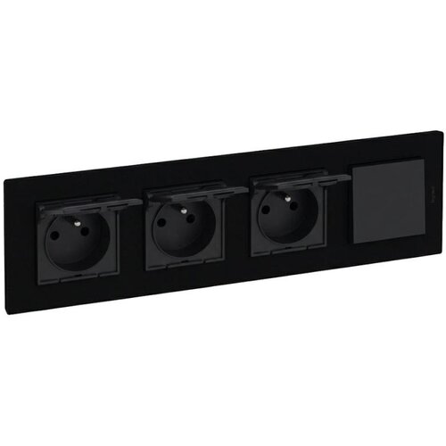  Legrand-Trostruka spoljna utičnica 250V/16A IP44 i jednopolni prekidač č. 1 NILOE STEP Slike