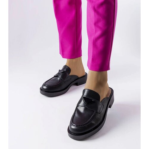 Gemre Black closed-toe slides Berkshire Cene