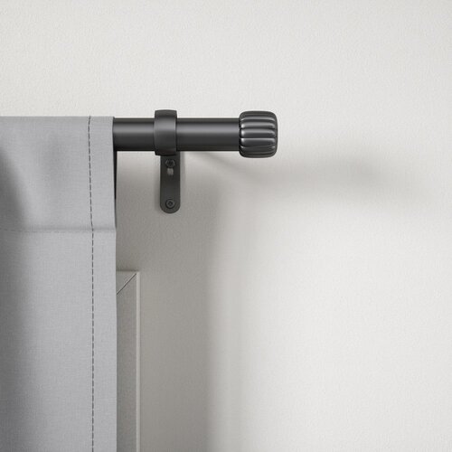 Umbra Mat crna željezna pro&amp;scaron;iriva karni&amp;scaron;a 91 - 168 cm Cleo &amp;ndash; Slike