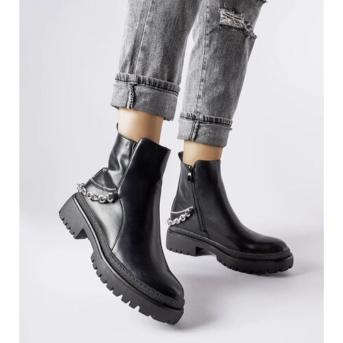 Gemre Black ankle boots with chain Muqaddim Cene