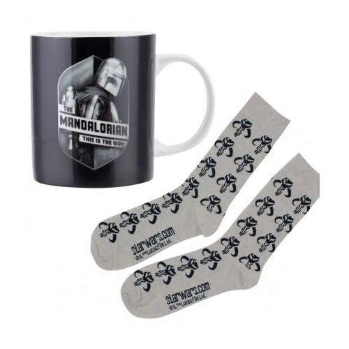 The Mandalorian mug and socks ( 046122 ) Cene
