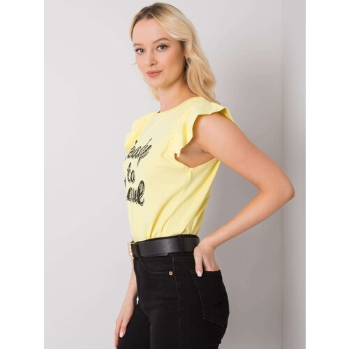 Fashion Hunters Women's yellow blouse with a print Cene