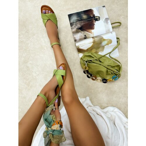 ženske sandale sa providnom štiklom i kaišem - crne Slike