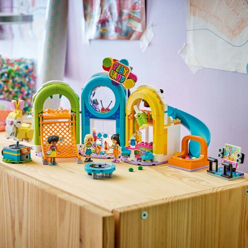 Lego friends - zabavno igrali&amp;scaron;te na zatvorenom (42686) Slike