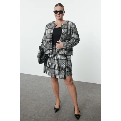 Trendyol Curve Black-White Houndstooth Patterned Plus Size Jacket