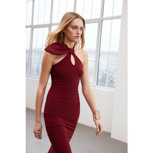 Trendyol Burgundy Limited Edition Cut Out and Accessory Detail Fitted Knitted Dress Cene