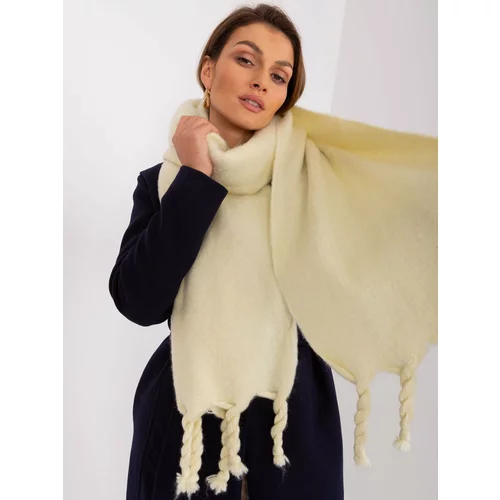 Fashion Hunters Light yellow smooth scarf with fringe