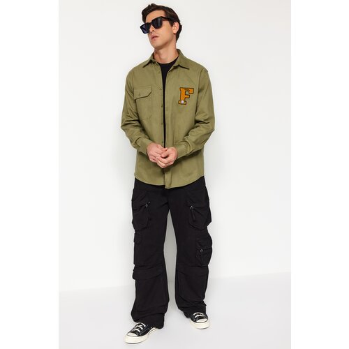 Trendyol Khaki Men&amp;#039;s Regular Fit Gabardine Shirt with Embroidery Detail Slike