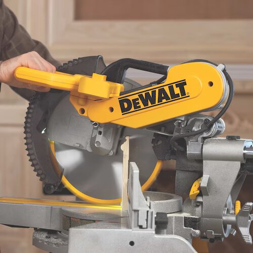 Dewalt Električni alat - motorna pila 1675W DWS780 Slike