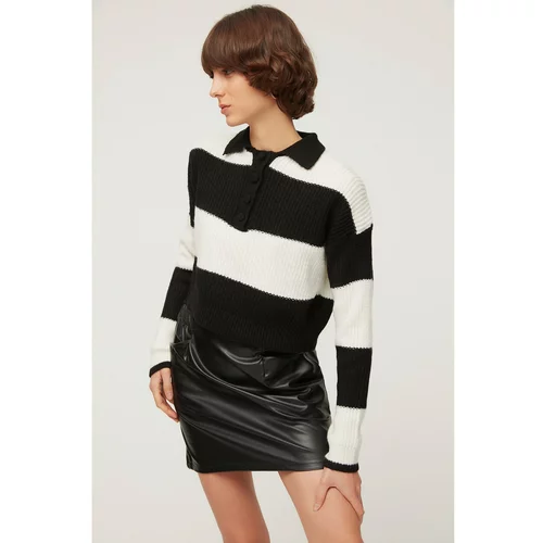 Trendyol Black Collar Knitwear Sweater