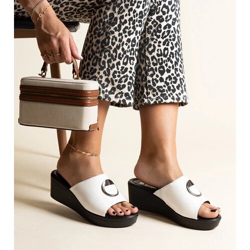 D/CEO Black sandals on a block heel Millo Cene